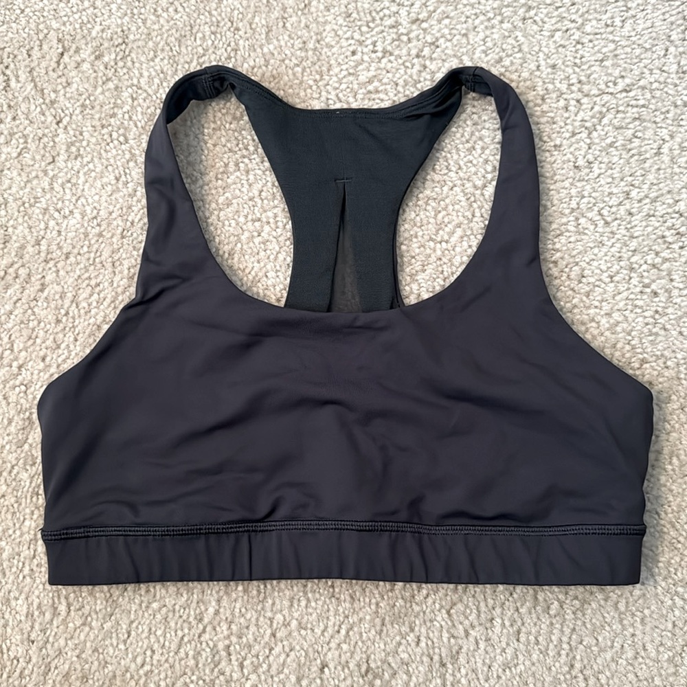 Size 8 lululemon invigorate sports bra